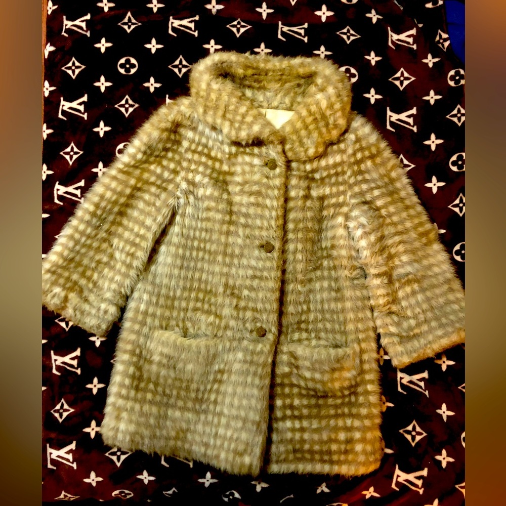 Selling Authentic Vintage Fur Coat From 1950. Authentic Paperwork Included.